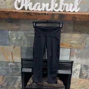 0222 Lululemon train times crop 17” size 2